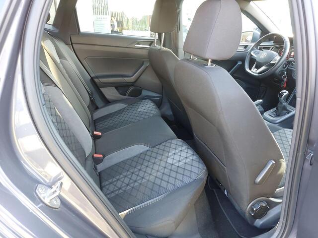 Volkswagen POLO 1.0 TSI R-Line 95PK l Digitaal Cockpit Pro l Apple Carplay & Android Auto l All Seasonbanden l Achteruitrijcamera