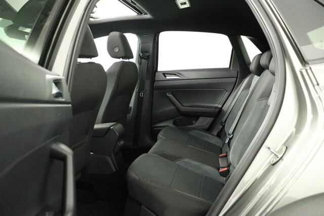 Volkswagen POLO 1.0 TSI R-LINE DSG Highline Business Plus, Orig.NL | Panorama | Virtual | DAB+ | Navi | Full-LED - RIJKLAAR