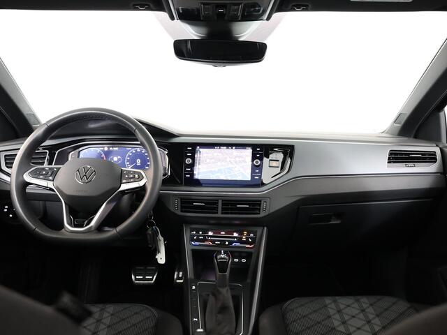 Volkswagen POLO 1.0 TSI R-Line 95PK Automaat (DSG) | Panorama dak | IQ Matrix led koplampen | Navigatie | Parkeercamera | Stoelverwarming | 17" LM velgen |