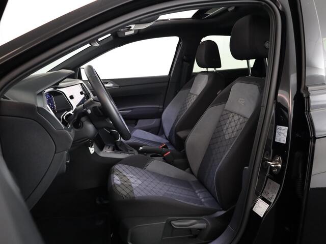 Volkswagen POLO 1.0 TSI R-Line 95PK Automaat (DSG) | Panorama dak | IQ Matrix led koplampen | Navigatie | Parkeercamera | Stoelverwarming | 17" LM velgen |