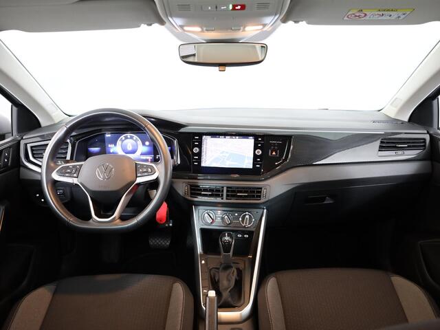 Volkswagen POLO 1.0 TSI Life 95 pk Automaat (DSG) | Navigatie | Parkeersensoren | LED koplampen | Digitaal instrumentenpaneel | Apple Carplay/Android Auto |
