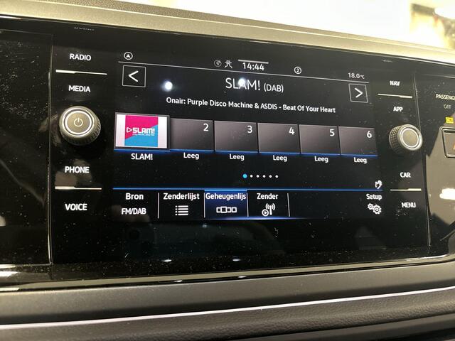 Volkswagen POLO 1.0 Tsi 95pk DSG R-Line · Camera · IQ.Light · Apple/Android Car Play · Navi · 16'' Inch ·