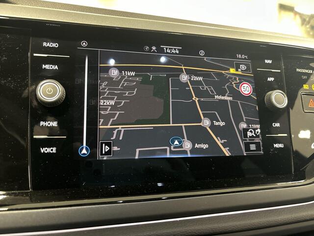 Volkswagen POLO 1.0 Tsi 95pk DSG R-Line · Camera · IQ.Light · Apple/Android Car Play · Navi · 16'' Inch ·