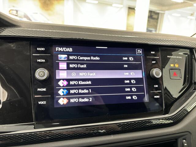 Volkswagen POLO 1.0 Tsi 95pk Life Business · Apple/Android Car Play · Climatronic · Stoelverwarming · P-Sensoren · 15'' Inch ·