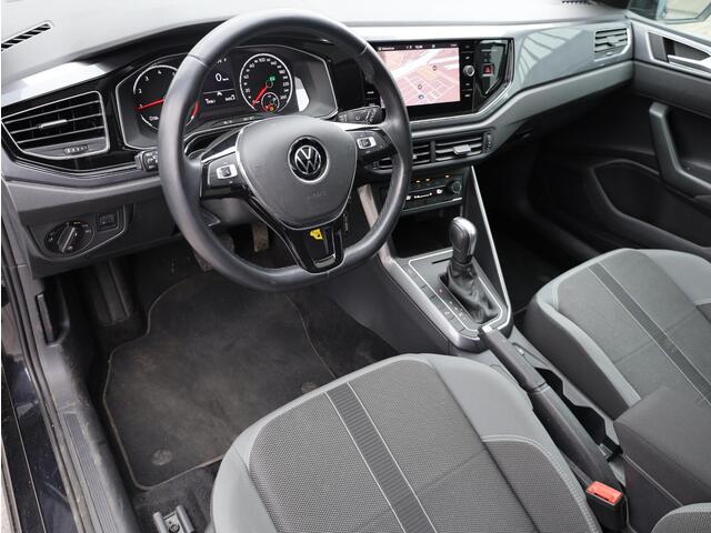 Volkswagen POLO 1.0 TSI Highline Panoramadak | Stoelverwarming | Getint Glas | Parkeersensoren |
