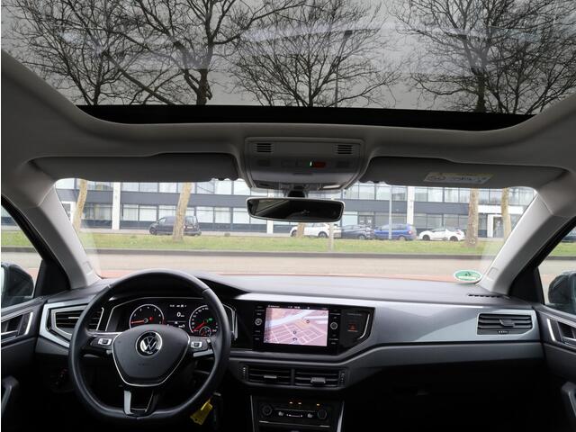 Volkswagen POLO 1.0 TSI Highline Panoramadak | Stoelverwarming | Getint Glas | Parkeersensoren |