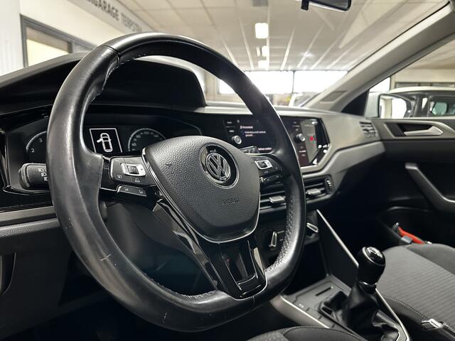 Volkswagen POLO 1.0 TSI Comfortline/ 15'' LMV/ DAB+/ Apple + Android/ Airco/ Navi/ Adaptive Cruise/ Elek. pakket/ Isofix/ Bluetooth/ Armsteun/ Diml. Auto/ Multi. LEDER. Stuur/ Mistl./ LED Dagrijverl.