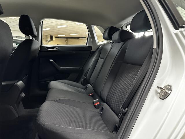 Volkswagen POLO 1.0 TSI Comfortline/ 15'' LMV/ DAB+/ Apple + Android/ Airco/ Navi/ Adaptive Cruise/ Elek. pakket/ Isofix/ Bluetooth/ Armsteun/ Diml. Auto/ Multi. LEDER. Stuur/ Mistl./ LED Dagrijverl.