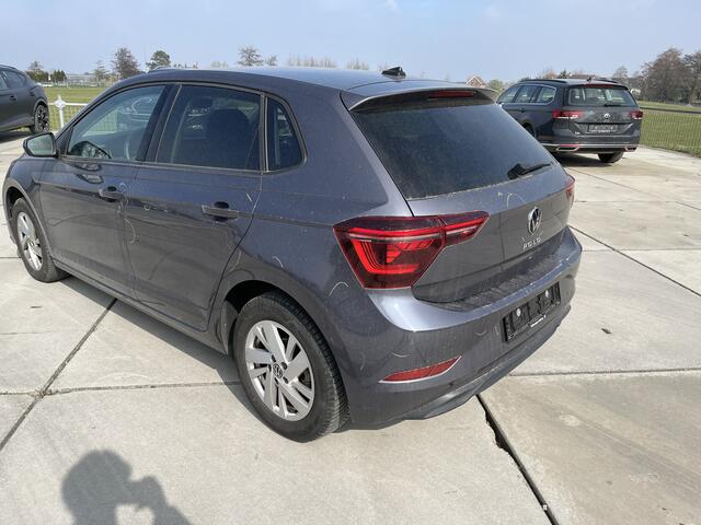 Volkswagen POLO 1.0 TSI Style / AUTOMAAT/ 15" LMV/ PARK. SENSOREN/ ADAPT. CRUISE/ APP-CONNECT/ BLUETOOTH/ DAB RADIO/ STOEL VERWARM.