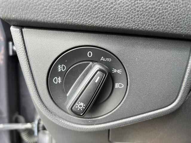 Volkswagen POLO 1.0 TSI Style / AUTOMAAT/ 15" LMV/ PARK. SENSOREN/ ADAPT. CRUISE/ APP-CONNECT/ BLUETOOTH/ DAB RADIO/ STOEL VERWARM.