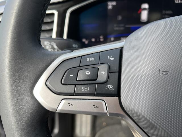 Volkswagen POLO 1.0 TSI Style / AUTOMAAT/ 15" LMV/ PARK. SENSOREN/ ADAPT. CRUISE/ APP-CONNECT/ BLUETOOTH/ DAB RADIO/ STOEL VERWARM.
