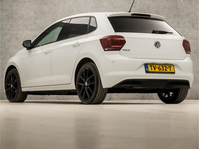 Volkswagen POLO 1.0 Sportline (PARKEERSENSOREN, LM VELGEN, GETINT GLAS, CRUISE, SPORTSTOELEN, ELEK PAKKET, LED ACHTERLICHTEN, ARMSTEUN, NIEUWE APK, NIEUWSTAAT)
