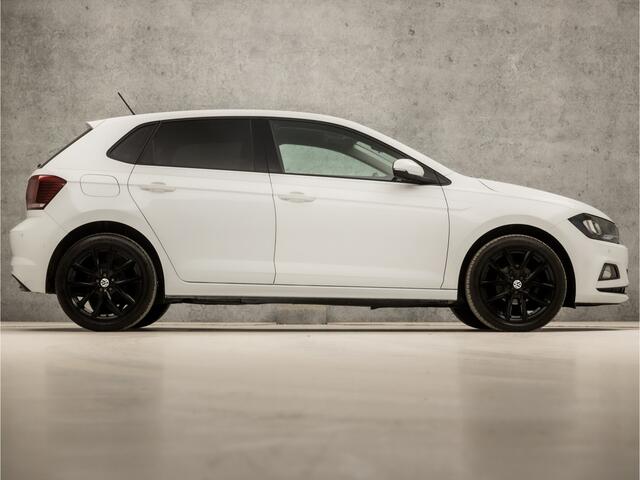 Volkswagen POLO 1.0 Sportline (PARKEERSENSOREN, LM VELGEN, GETINT GLAS, CRUISE, SPORTSTOELEN, ELEK PAKKET, LED ACHTERLICHTEN, ARMSTEUN, NIEUWE APK, NIEUWSTAAT)