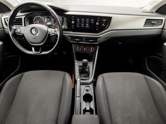 Volkswagen POLO 1.0 Sportline (PARKEERSENSOREN, LM VELGEN, GETINT GLAS, CRUISE, SPORTSTOELEN, ELEK PAKKET, LED ACHTERLICHTEN, ARMSTEUN, NIEUWE APK, NIEUWSTAAT)