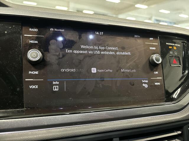 Volkswagen POLO 1.0 Tsi 95pk Highline · Apple/Android Car Play · P-Sensoren · ACC · Getint Glas · Stoelverwarming · 17'' Inch ·