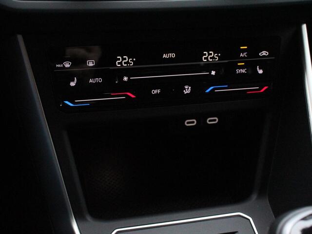 Volkswagen POLO 1.0 TSI Move Navigatie App Connect / Android Auto / Apple Carplay Climate Control Parkeer sensoren Lichtmetalen Velgen Dab Digitale Cockpit