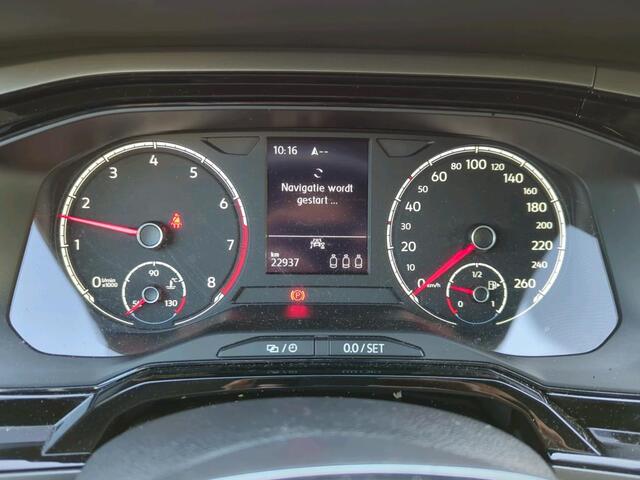 Volkswagen POLO 1.0 TSI R-Line Edition Executive R-Line exterieur / Navigatie / Parkeersensoren / App-connect / Airco (Clima)