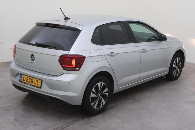 Volkswagen POLO 1.0 TSI 95pk Comfortline / Navigatie / Clima / PDC / Donker Glas / 15"LMV