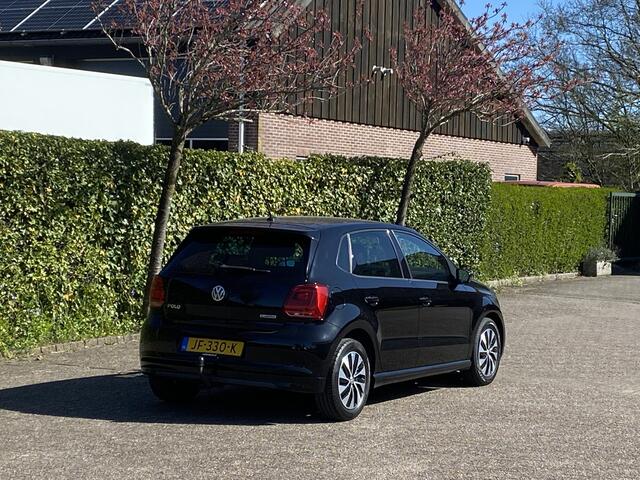 Volkswagen POLO 96 PK TSI Nieuwstaat 48Dkm NAP! Navi Carplay Mf.stuur BlueMotion Edition