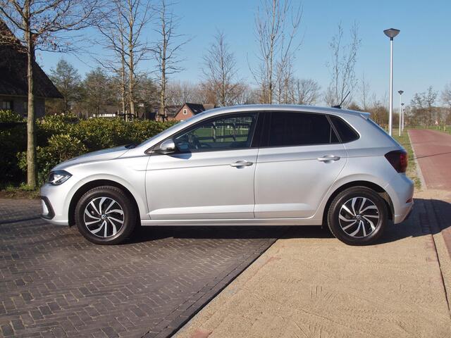 Volkswagen POLO 1.0 TSI Life Business | Apple Carplay | Cruise Control | Parkeersensoren | Stoelverwarming | Automaat |