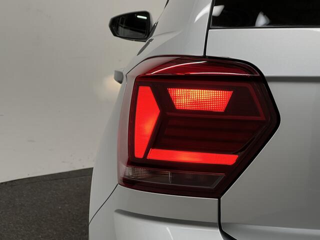 Volkswagen POLO 1.0 MPI Polo Comfortline | NAVIGATIE | PARKEERSENOREN V/A | CRUISE CONTROL |