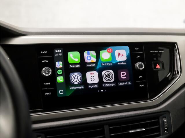 Volkswagen POLO 1.0 TSI Highline Sportline (APPLE CARPLAY, GROOT NAVI, CLIMATE, STOELVERWARMING, GETINT GLAS, SPORTSTOELEN, CRUISE, PARKEERSENSOREN, LM VELGEN, NIEUWSTAAT)