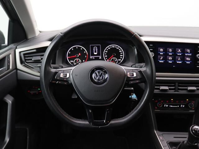 Volkswagen POLO 1.0 TSI Comfortline Business 95PK Clima, Cruise Controle, Navi, Parkeersensoren voor en achter, Apple Carplay/Android Auto, Stoelverwarming, 16" LM Velgen
