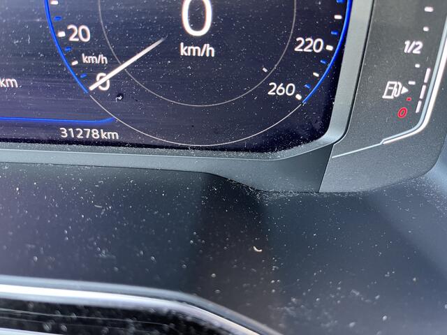 Volkswagen POLO 1.0 TSI Style / AUTOMAAT/ BEATS AUDIO/ DAB/ 15" LMV/ BLUETOOTH/ APP-CONNECT/ PARK. SENSOREN + CAMERA/ CLIMA/ STOEL VERWARM./ ADAPT. CRUISE/ DIGITAL DASH/ MATRIX/ LEDER STUUR