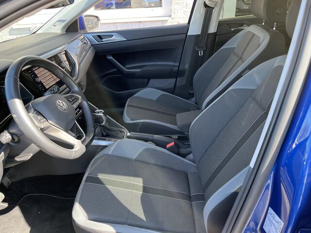 Volkswagen POLO 1.0 TSI Style / AUTOMAAT/ BEATS AUDIO/ DAB/ 15" LMV/ BLUETOOTH/ APP-CONNECT/ PARK. SENSOREN + CAMERA/ CLIMA/ STOEL VERWARM./ ADAPT. CRUISE/ DIGITAL DASH/ MATRIX/ LEDER STUUR