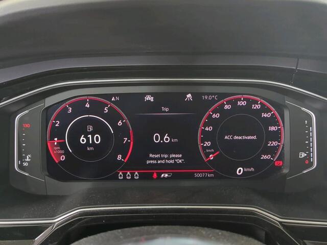 Volkswagen POLO 1.0 TSI 95pk Highline / Digitaal dashboard / Panoramadak / R-line Exterieur & Interieur / Parkeersensoren V+A / Navigatie