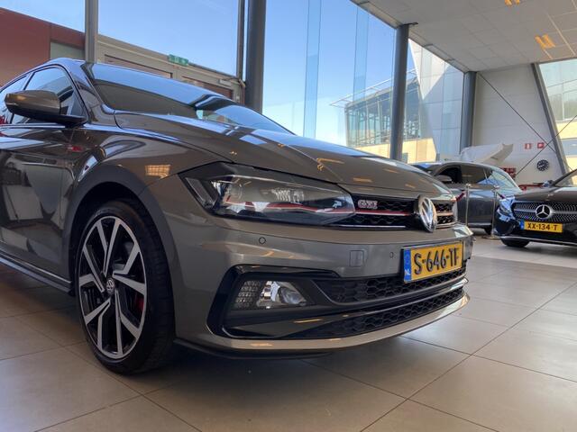 Volkswagen POLO 2.0 TSI GTI 200PK, Automaat, Panoramadak, Digital Dashboard, Beats Audio, 18" Wielen, Navigatie, Parkeersensoren v+a, Stoelverwarming, Telefoonlader, Climate & Cruise Control, Spraakbediening