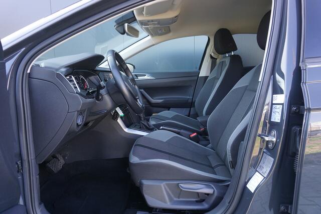 Volkswagen POLO 1.5 TSI 150pk DSG Highline Business R-Line | ACC | Climate | Trekhaak | Origineel NL |