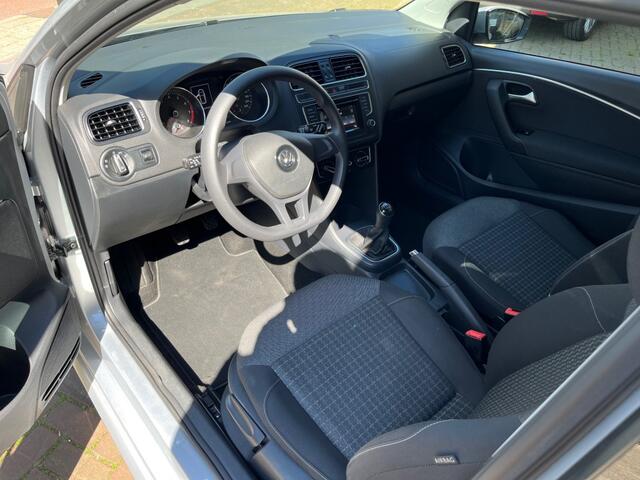 Volkswagen POLO 1.2 Tsi COMF Bleumotion