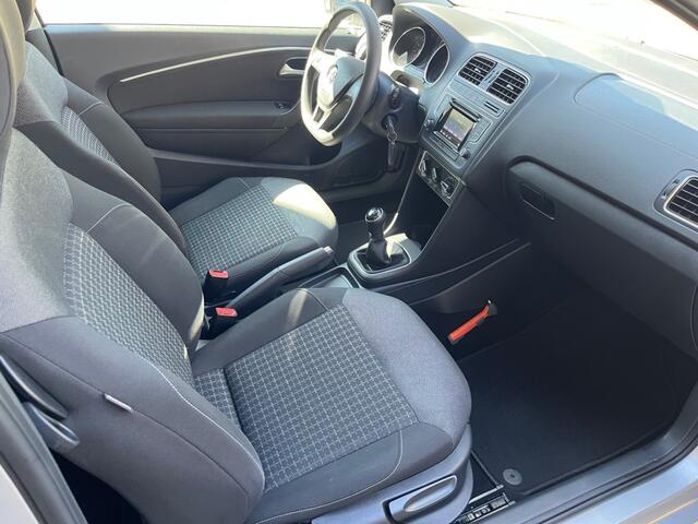 Volkswagen POLO 1.2 Tsi COMF Bleumotion