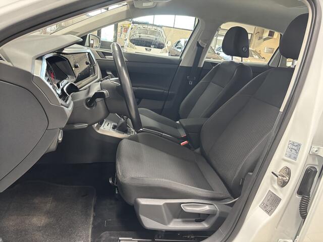Volkswagen POLO 1.0 TSI Comfortline/ Apple + Android/ DAB+/ Navi/ Airco/ Adaptive Cruise/ Elek. pakket/ Isofix/ Bluetooth/ Armsteun/ Multi. LEDER. Stuur/ Mistl./ LED Dagrijverl.