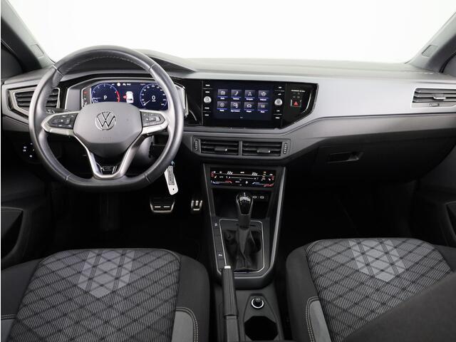 Volkswagen POLO 1.0 TSI R-Line 95PK Automaat (DSG) | Panorama dak | IQ Matrix led koplampen | Navigatie | Parkeercamera | Stoelverwarming | 17" LM velgen |