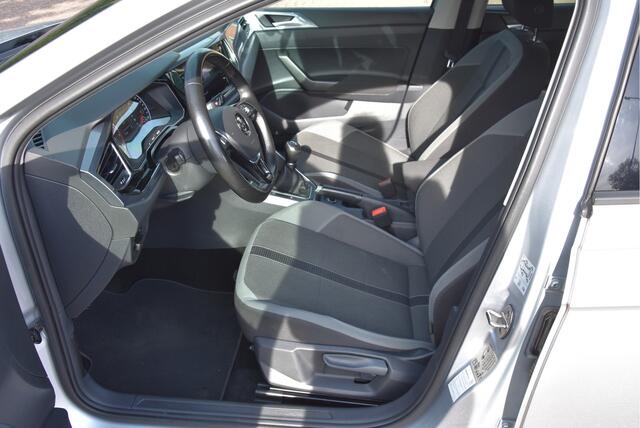 Volkswagen POLO 96 PK TSI Highline R-Line PDC Navi Carplay NAP