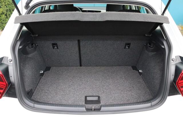 Volkswagen POLO 1.0 TSI Comfortline Executive AC|ADAPT.CRUISE|CARPLAY|NAV|PDC|DAB|BT