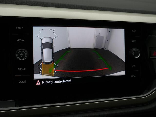 Volkswagen POLO 1.0 TSI 95PK Move | Panoramadak | Matrix LED koplampen (IQ Light) | Achteruitrijcamera | Navigatie | Stoelverwarming | Parkeersensoren voor/achter |