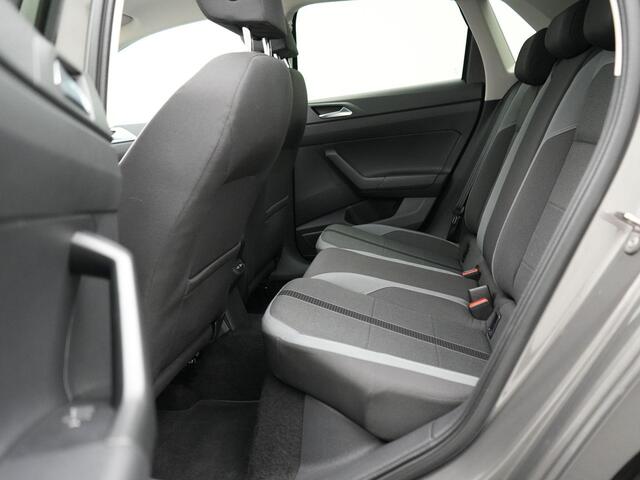 Volkswagen POLO 1.0 TSI 110 pk DSG Highline | Panoramadak | 16 inch Lichtmetalen velgen | Climatronic | Stoelverwarming |