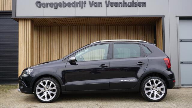Volkswagen POLO Cross 1.2 TSI 90pk 5Drs Navi Clima Cruise Control Trekhaak 17inch LM *NL auto* 42145km!