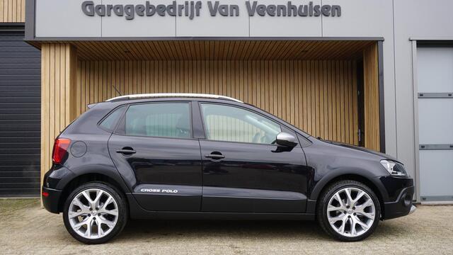 Volkswagen POLO Cross 1.2 TSI 90pk 5Drs Navi Clima Cruise Control Trekhaak 17inch LM *NL auto* 42145km!