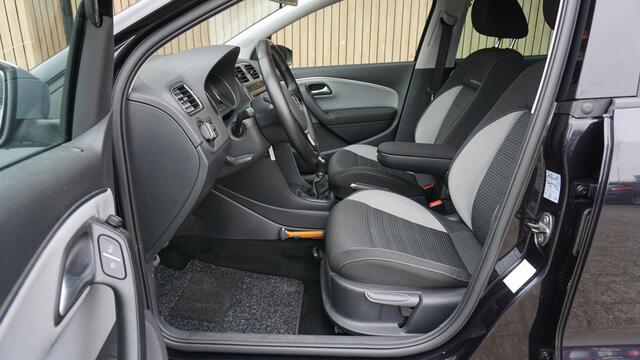 Volkswagen POLO Cross 1.2 TSI 90pk 5Drs Navi Clima Cruise Control Trekhaak 17inch LM *NL auto* 42145km!