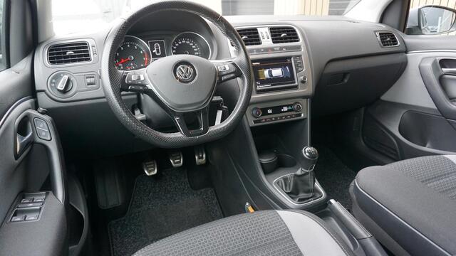 Volkswagen POLO Cross 1.2 TSI 90pk 5Drs Navi Clima Cruise Control Trekhaak 17inch LM *NL auto* 42145km!