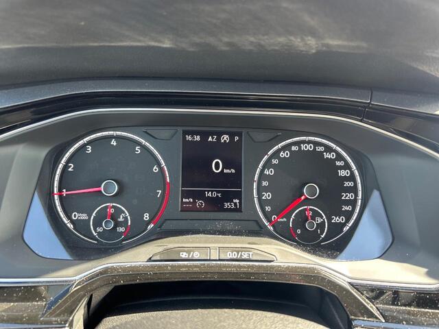 Volkswagen POLO 1.0 TSI Highline | Adaptive Cruise Control | Navigatie | Apple CarPlay/Android Auto | Stoelverwarming | Climate Control | Achteruitrijcamera | Parkeersensoren Voor en Achter |