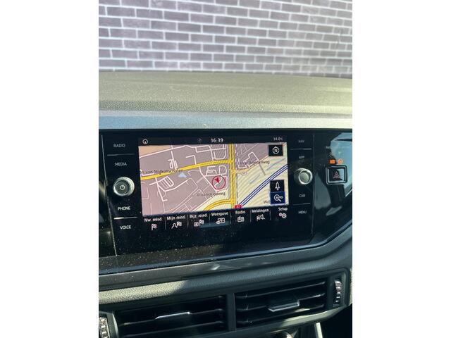 Volkswagen POLO 1.0 TSI Highline | Adaptive Cruise Control | Navigatie | Apple CarPlay/Android Auto | Stoelverwarming | Climate Control | Achteruitrijcamera | Parkeersensoren Voor en Achter |