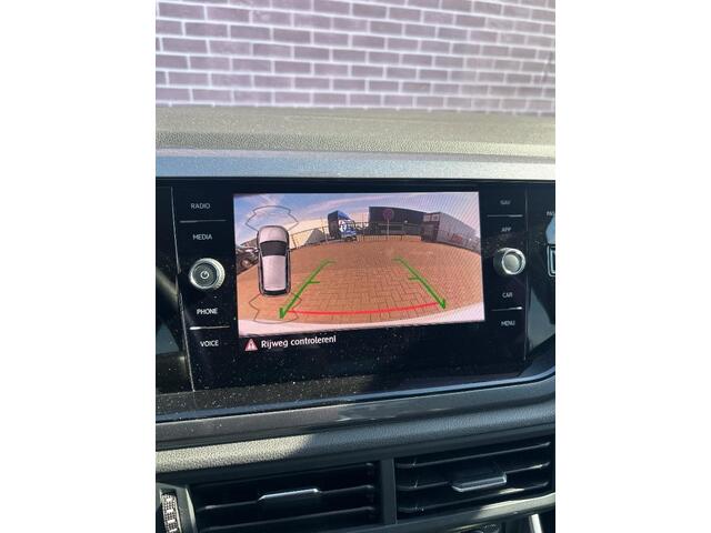 Volkswagen POLO 1.0 TSI Highline | Adaptive Cruise Control | Navigatie | Apple CarPlay/Android Auto | Stoelverwarming | Climate Control | Achteruitrijcamera | Parkeersensoren Voor en Achter |