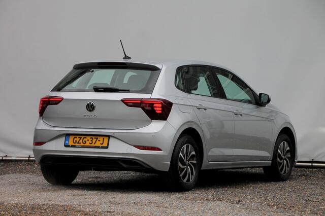 Volkswagen POLO 1.0 TSI Life - 95 pk **PDC / Carplay / ACC / Stoelverwarming