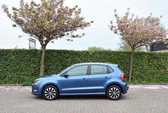 Volkswagen POLO 96 PK TSI automaat Nieuwstaat! NAP ECC PDC Carplay BlueMotion Connected Series