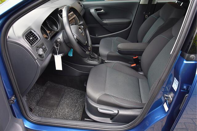 Volkswagen POLO 96 PK TSI automaat Nieuwstaat! NAP ECC PDC Carplay BlueMotion Connected Series